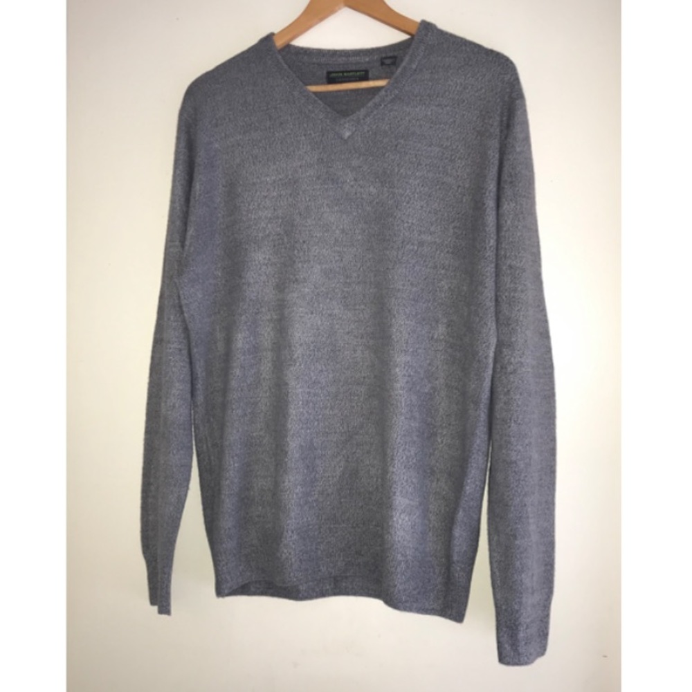 Men’s grey sweater